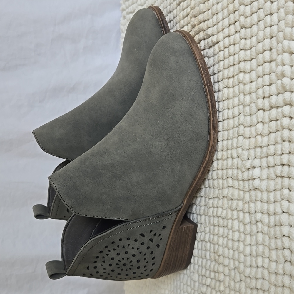 Vepose gray heel bootie boots laser cut out size 8